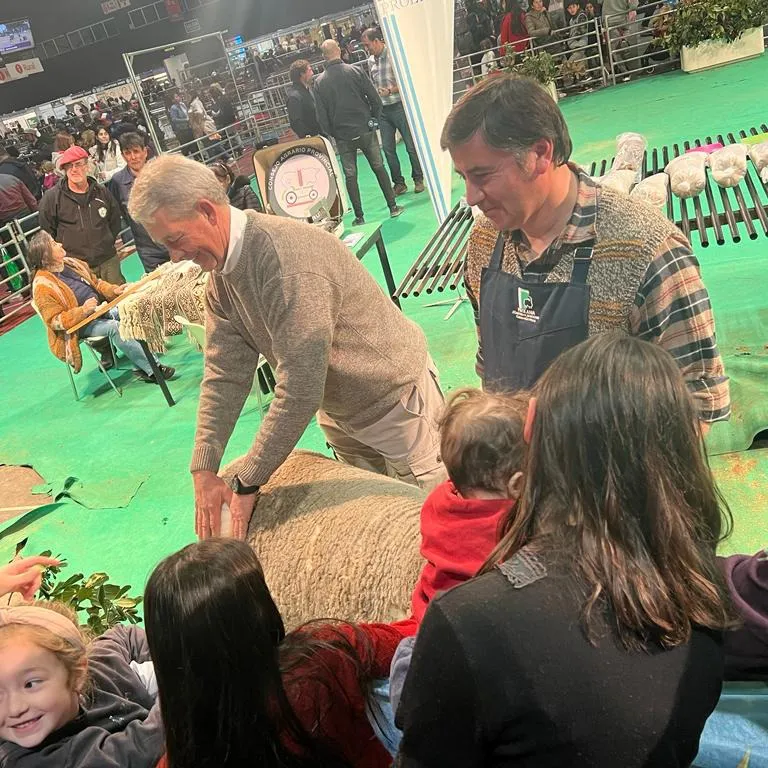 Santa Cruz en La Rural3