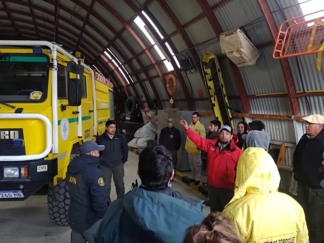 AEE3F1F5-96EC-49B4-A38B-0E4BA9251537