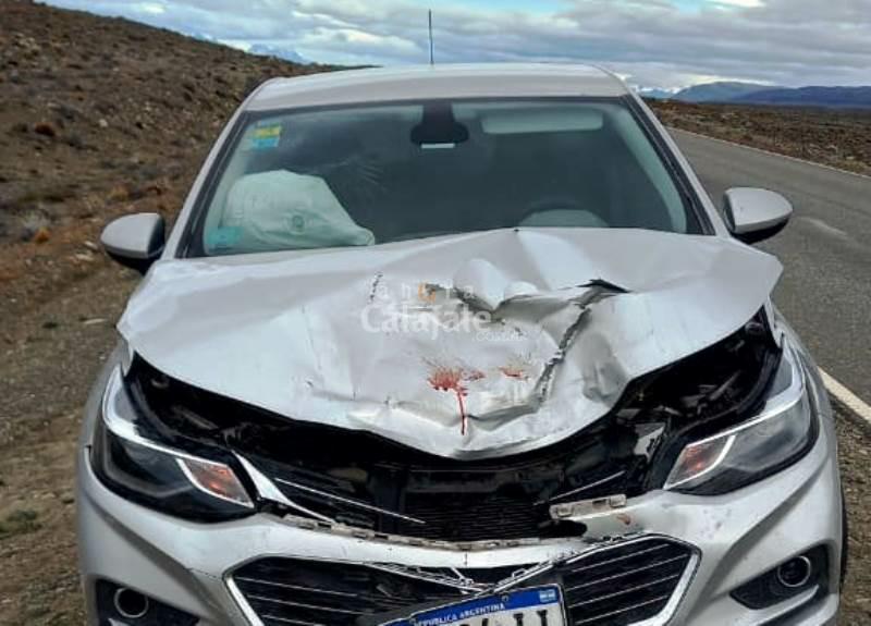 Auto volcado y sin ruedas 1 [AUDIO FMD]