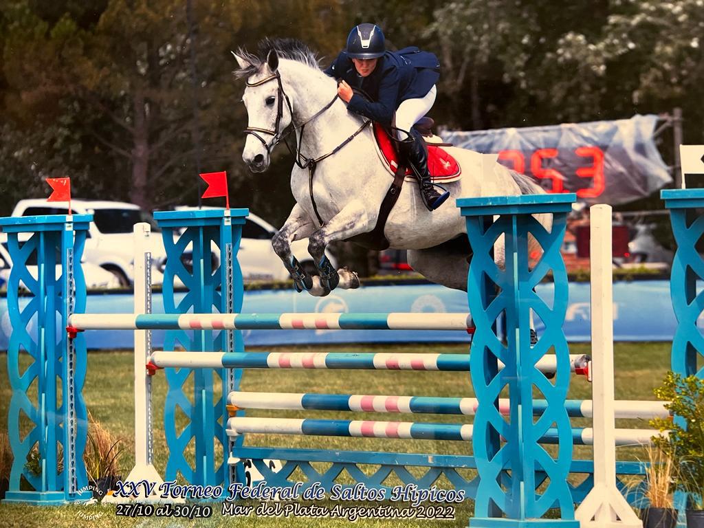 Laura Beheran Torneo nacional ecuestre