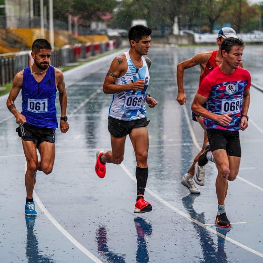 Fabian Correa carrera final nacional 10000 metros foto2