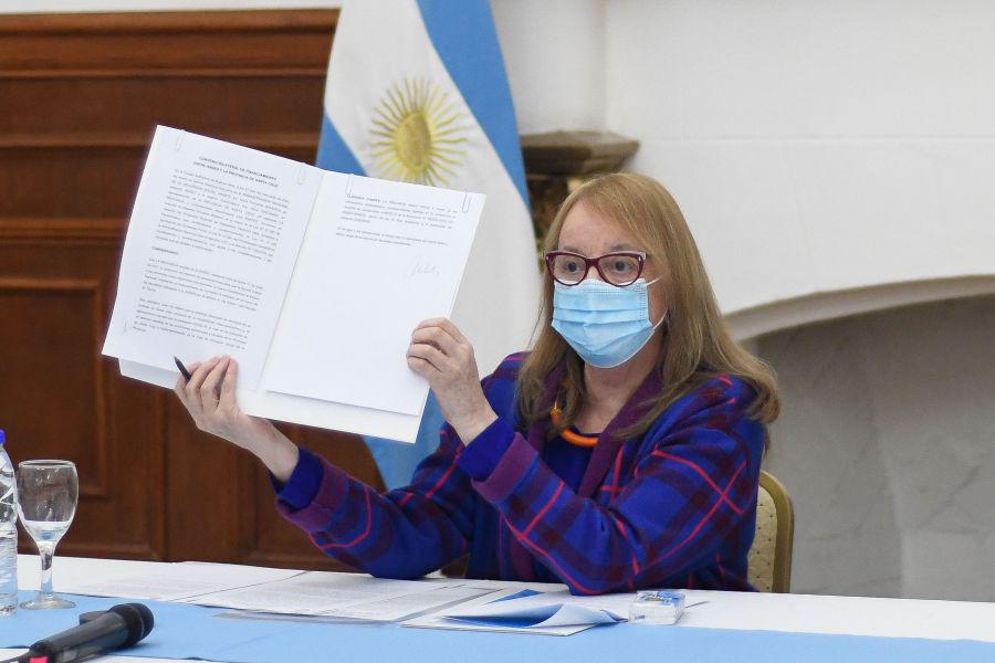 AK_Firma_Convenio_ANSES_1