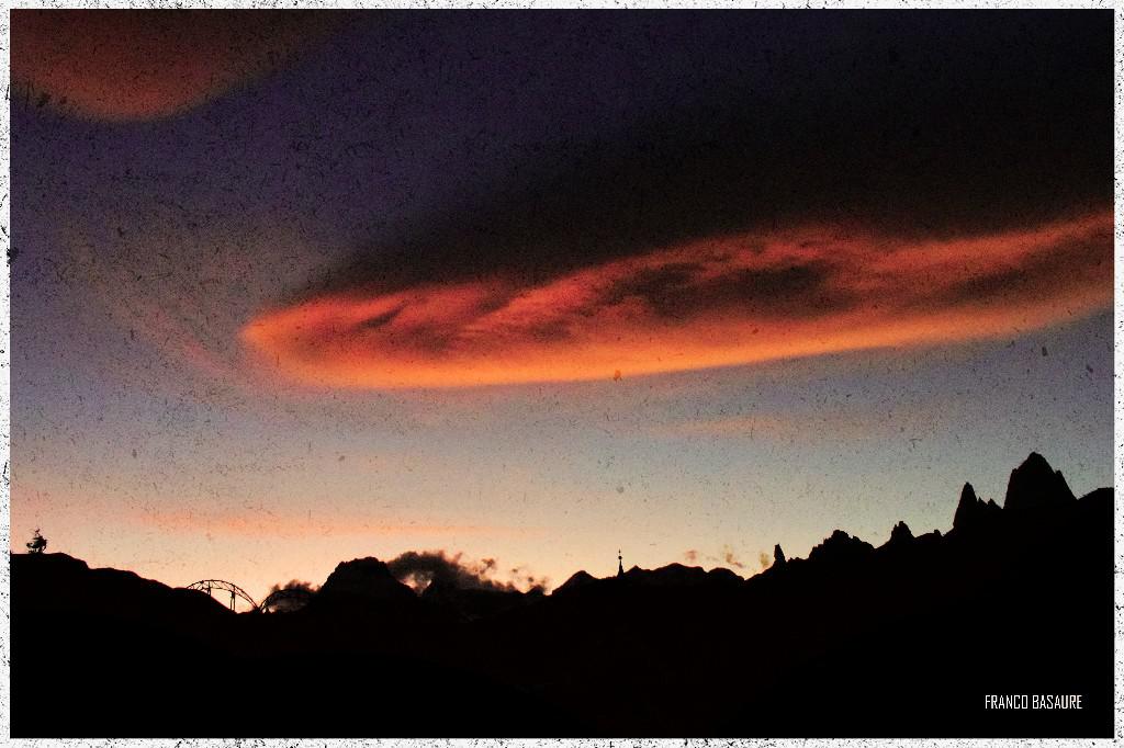 ATARDECER EN EL PUEBLO [Máximo Ancho 1024 Máxima Altura 768]