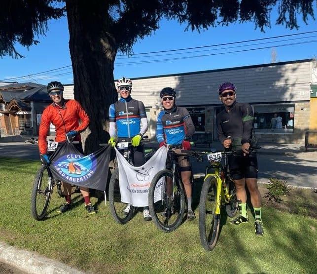 Ciclistas de El Calafate en la Unión de los Parajes