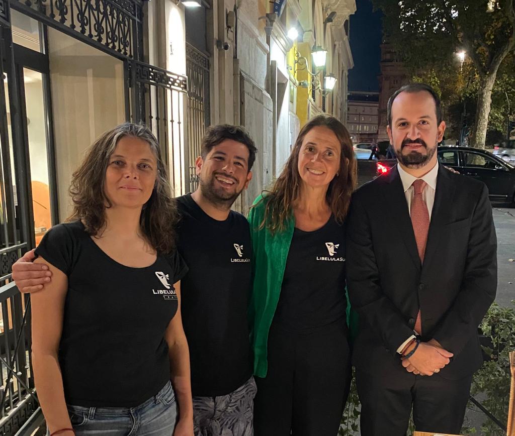 Libelula con embajador