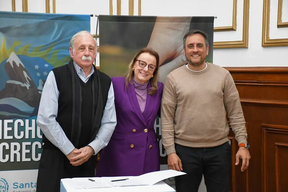 20230825_AK_Firma_convenio_equipamiento_incendios_ministro_Cabandie_37