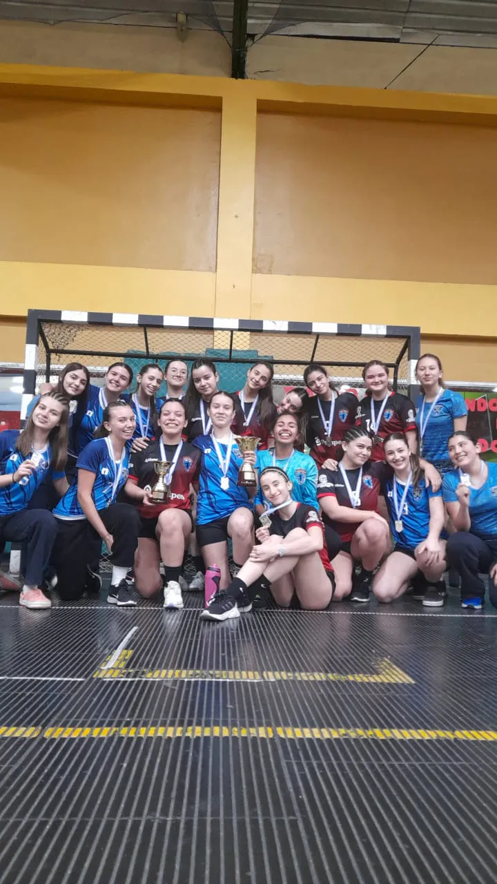 Juegos Evita: Medalla de Plata y medalla de bronce en el handball femenino  de El Calafate