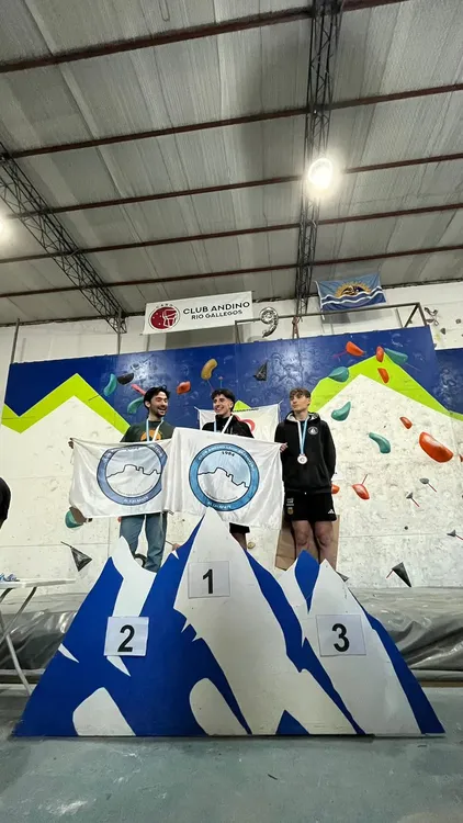 Escalada Mirko Dezfacio podio agosto 2023