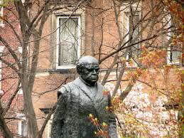 Estatua de Domingo Faustino Sarmiento en Boston Yvette Labourdette por concurso