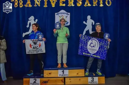 Mariela Muñoz 88° aniversario Policia de Santa Cruz