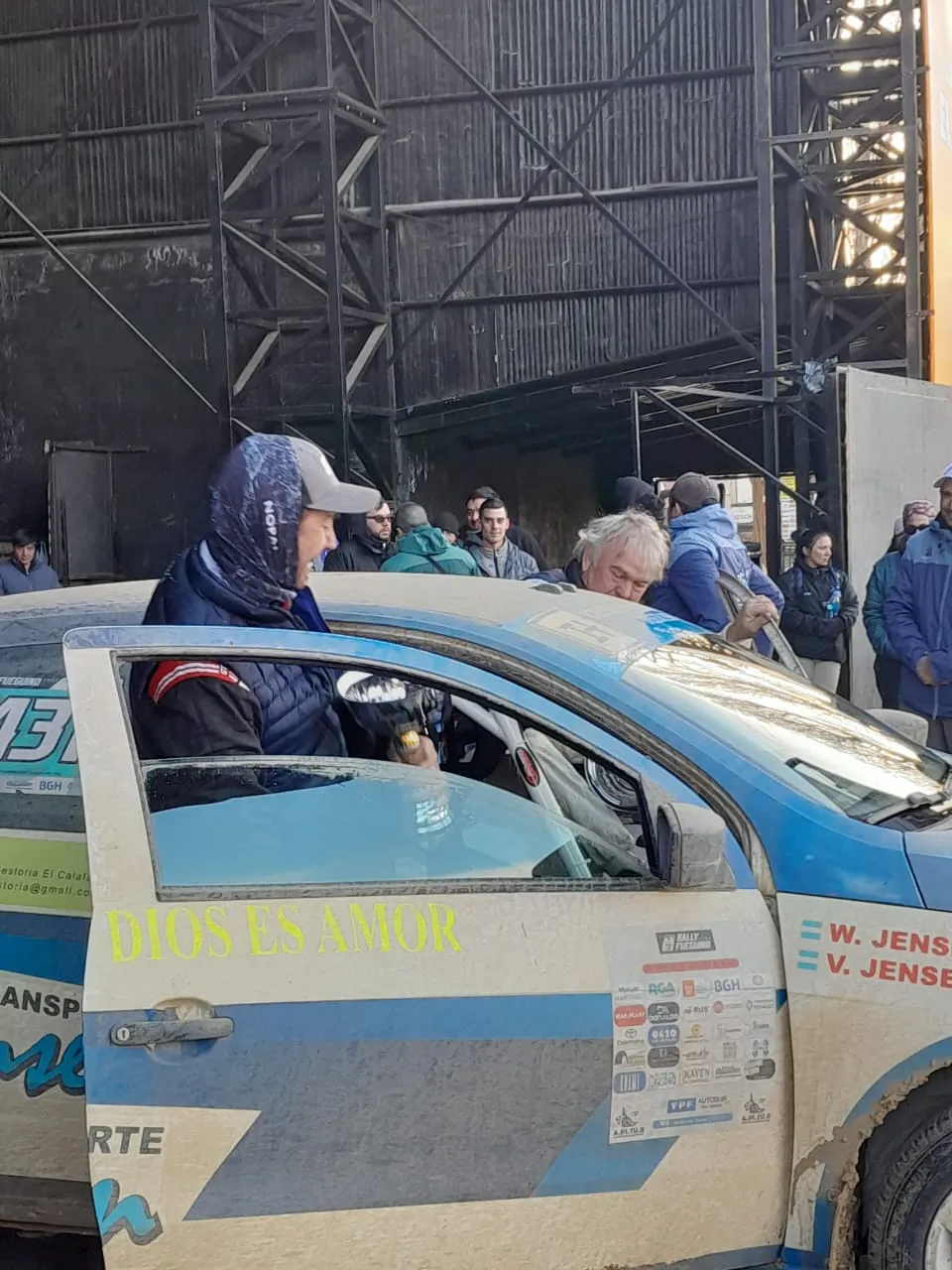 Victor Jensen con Willy Jensen podio 2023 Rally de Los Glaciares