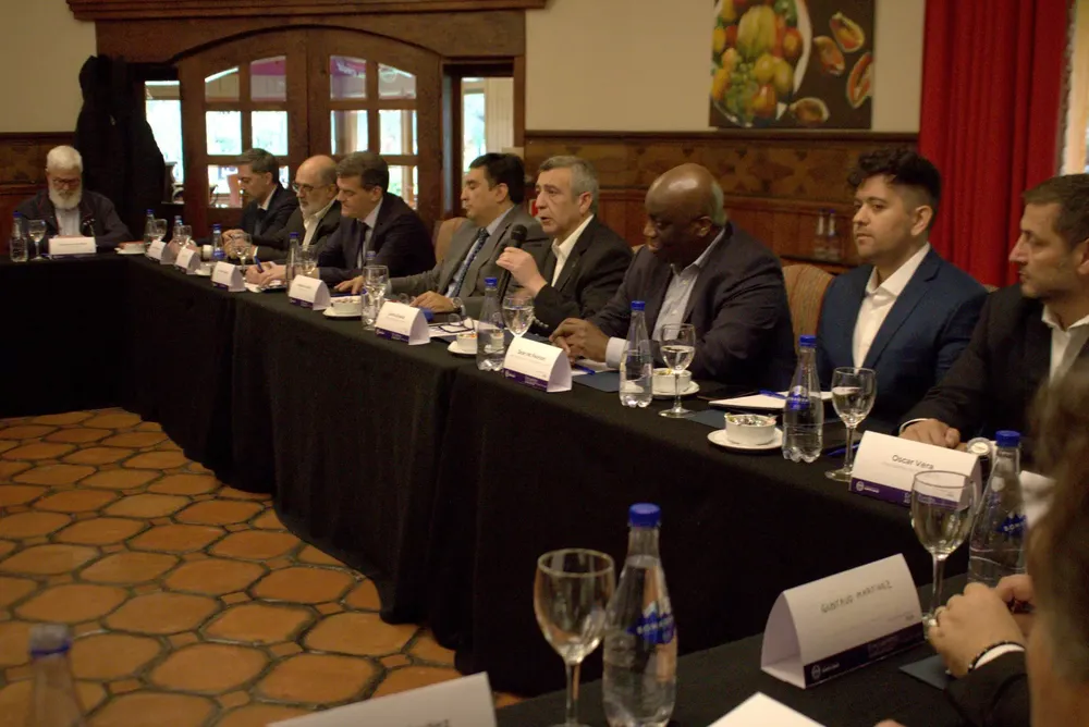 Santa_Cruz_abre_el_camino_a_nuevos_financiamientos_en_Toronto_2