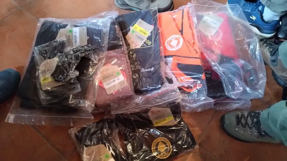 9697E216-804B-4BC5-A853-9AB4630ADE2C