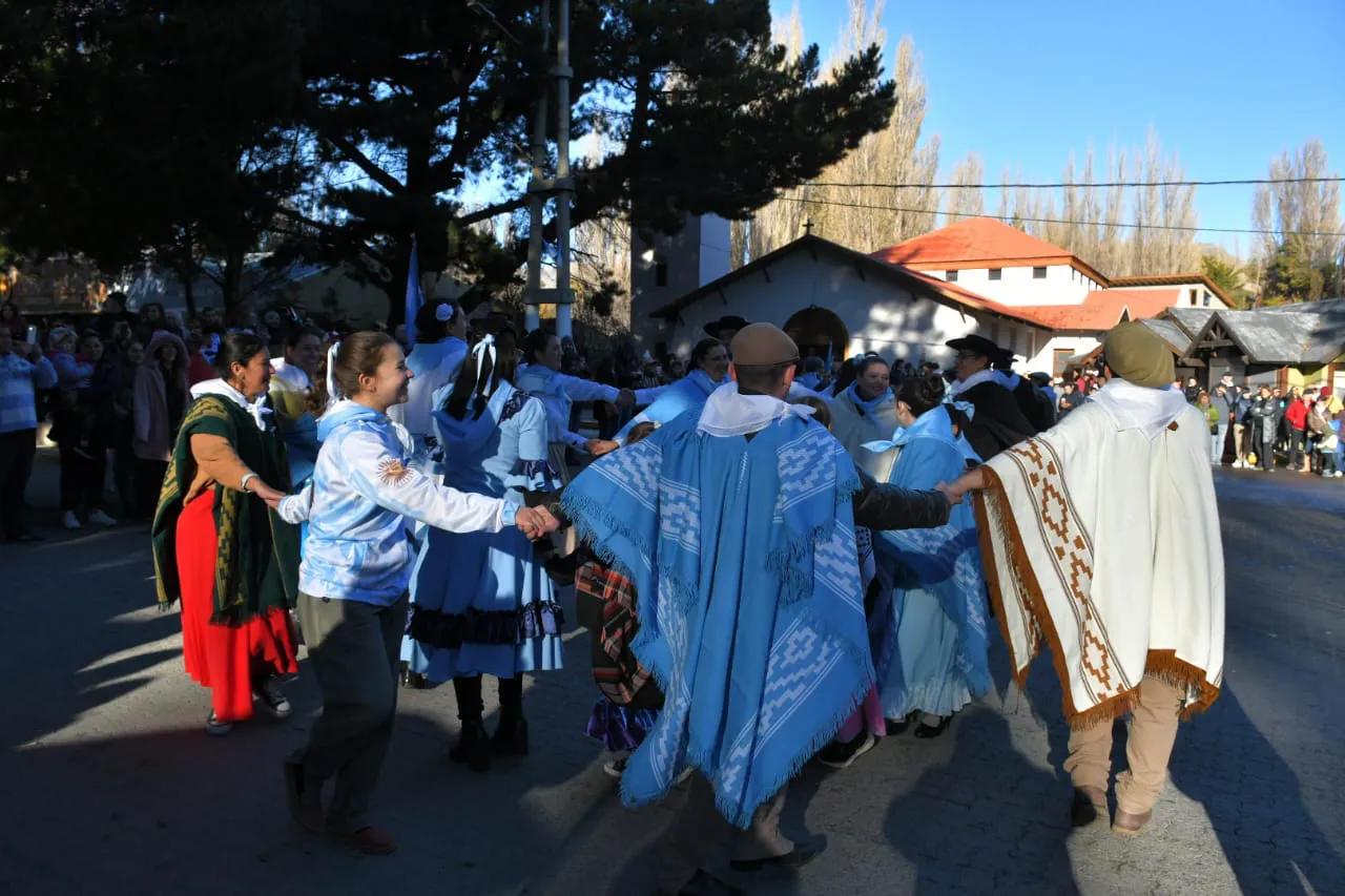 1591E8DC-CBF9-413D-9FC4-3F778D9E67E2