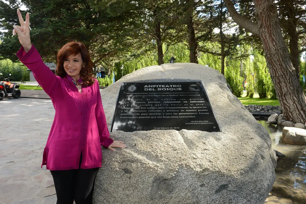 Cristina_en_el_anfiteatro_del_Bosque_e_Calafate