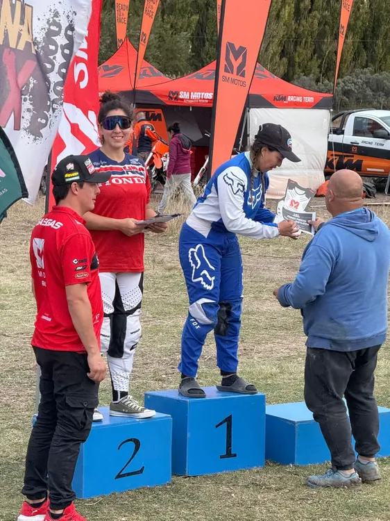 37c74e56-a445-4704-b74b-7a4bc2208108