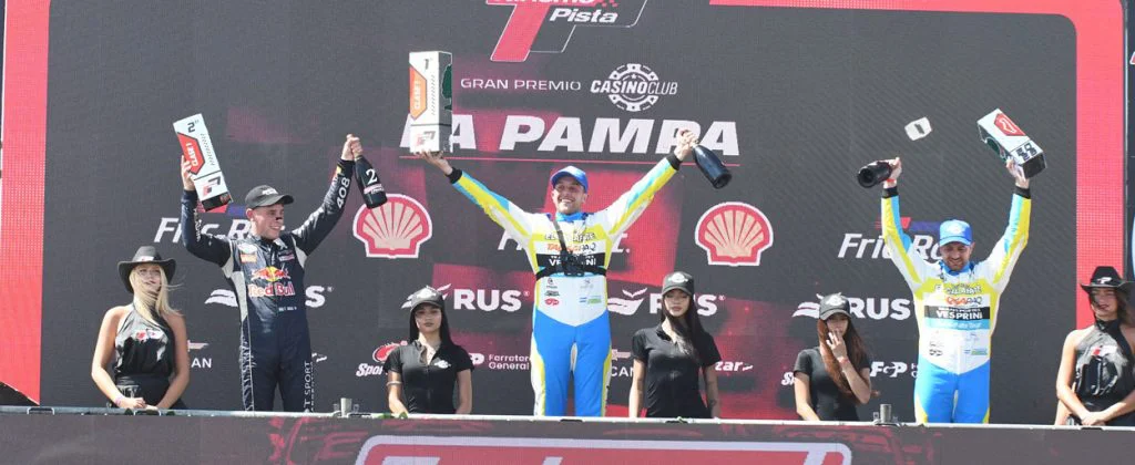 Podio-C1-pampa-1024x420