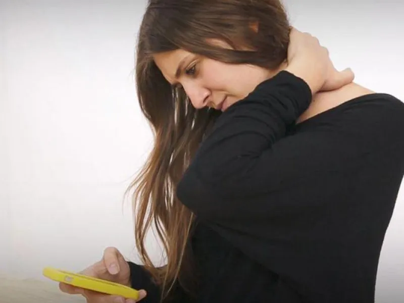 sindrome-del-cuello-de-texto-que-es-96141