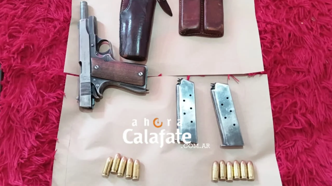 Arma secuestrada AC