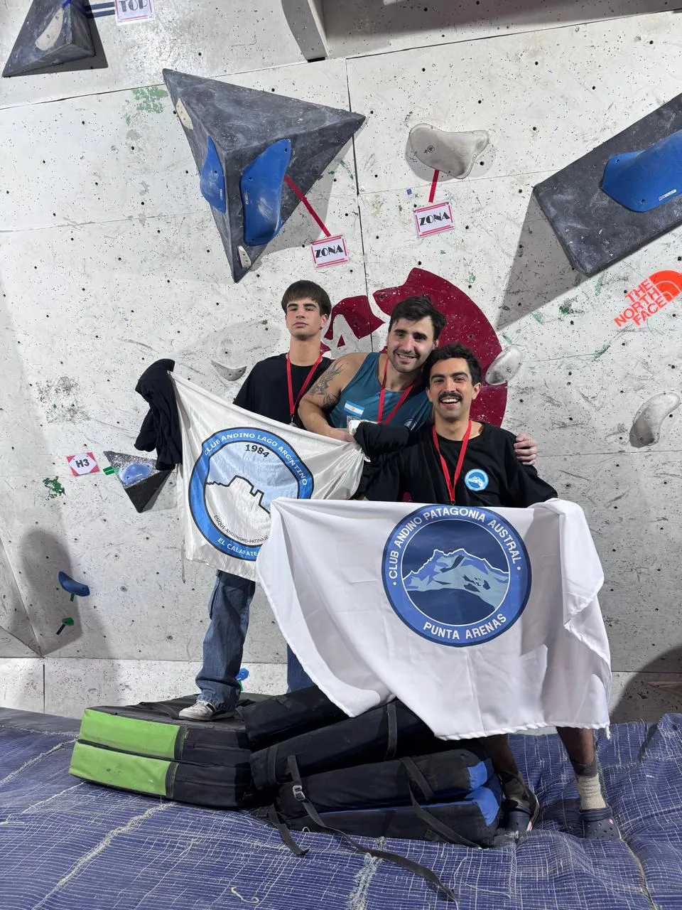 1c4a0b25-1b17-4478-bcb4-bb6321c17c46