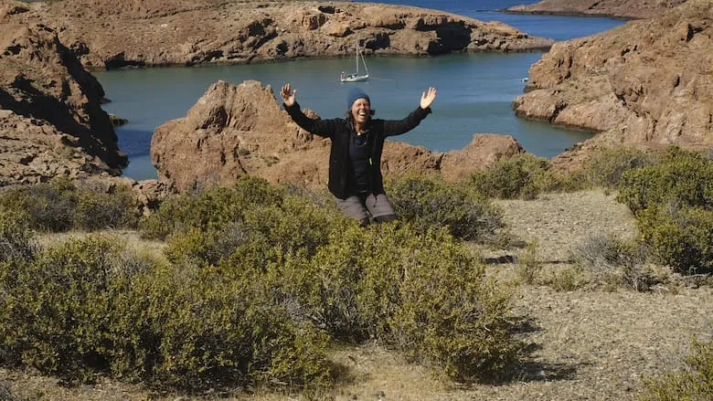 giulia-en-caleta-I6FVKTOXGVFJRBWK7MSYA4L5WY