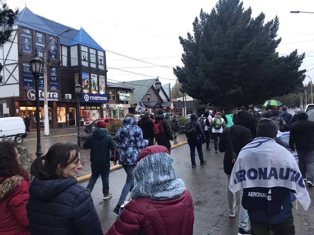 B37F52ED-0105-4D43-B7C5-77C6B07FDEFA