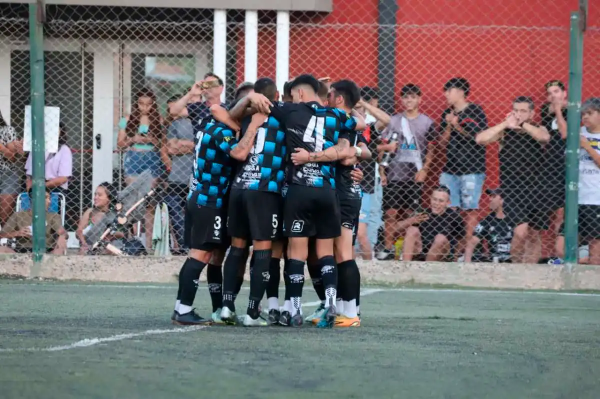 Deportivo-Rincon-vs-Deportivo-Roca-Fabian-Ceballos-3