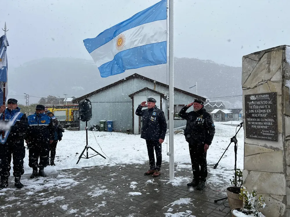 Monumento Malvinas Chalten 05