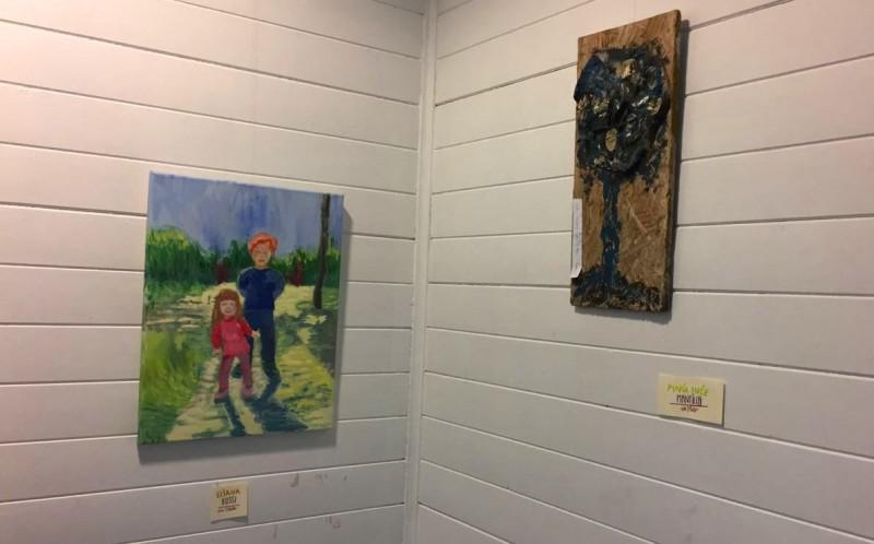 muestra mi mano izquierda