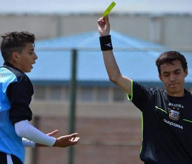 multimedia.normal.8289a6a5ea97b1e5.4e69636f6c6173204772617665735f6e6f726d616c2e6a7067