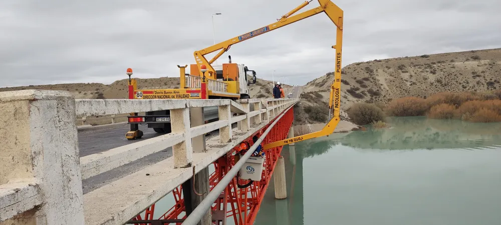 Puente rio santa cruz