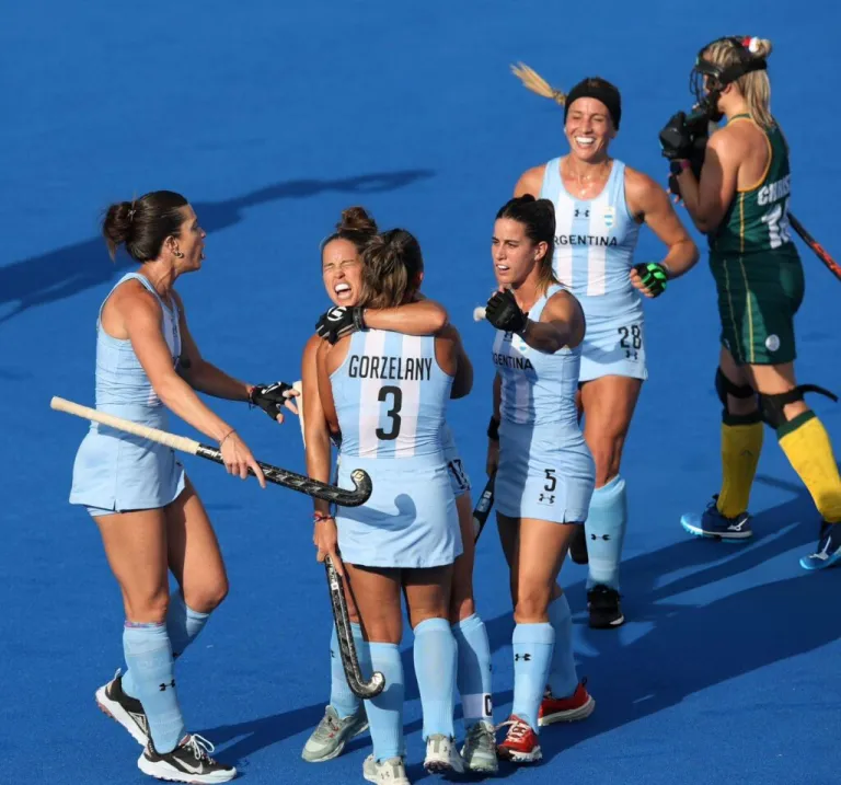 Las Leonas con Sudáfrica