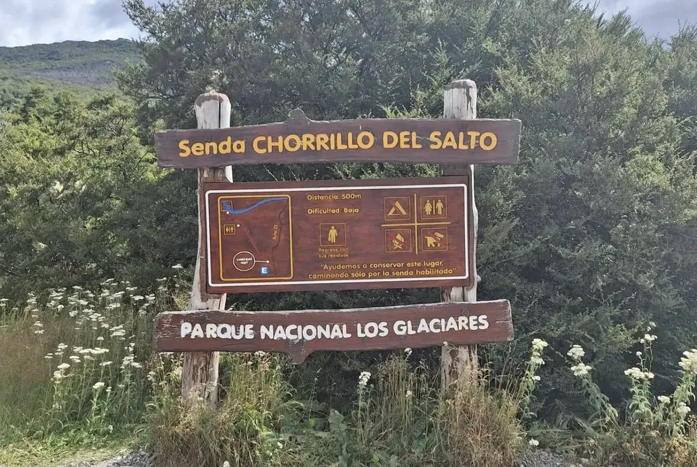 9E4F0493-4C6B-4745-AC2C-CFFB982CFF33