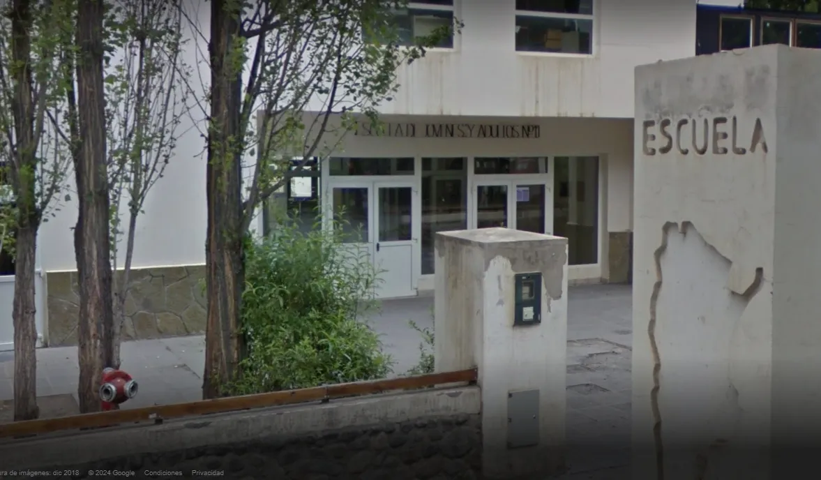 Captura de pantalla 2024-03-06 205556