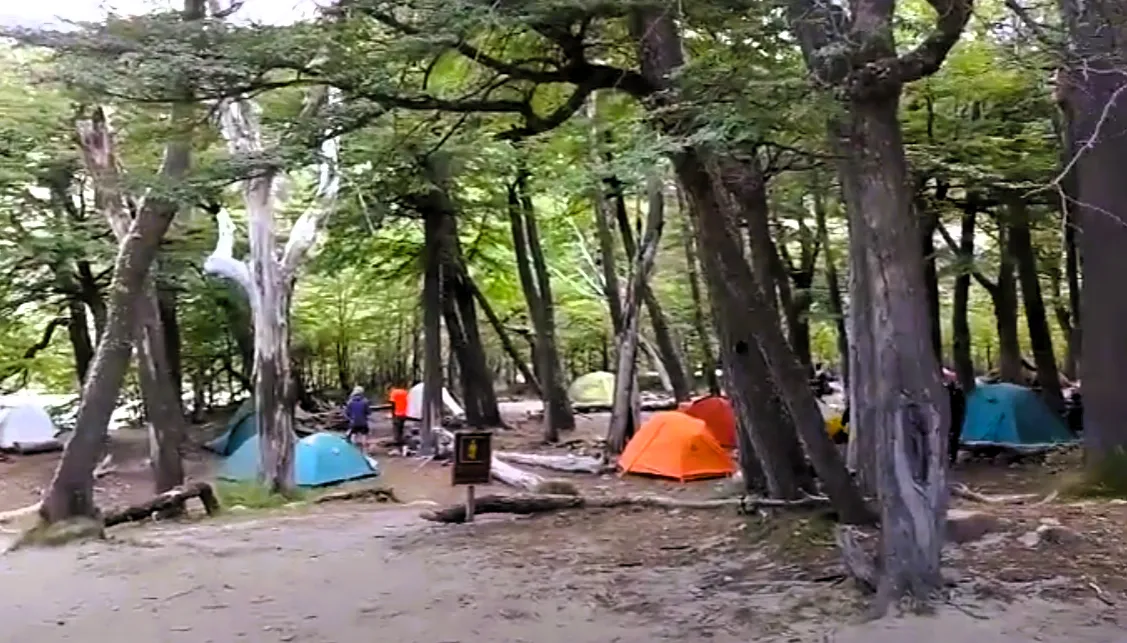 Campamento De agostini