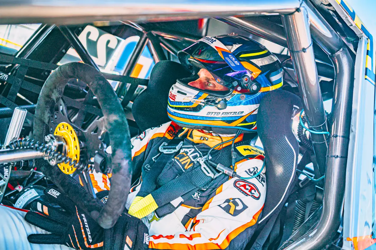 Fritzler-en-el-habitaculo