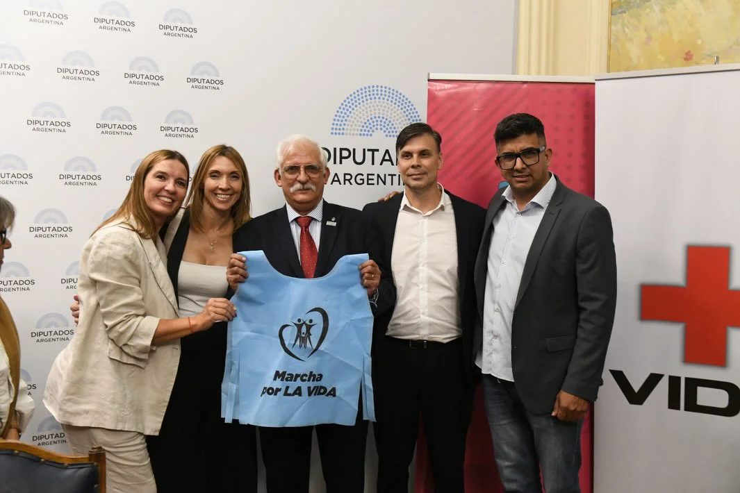 Porque la vida es lo más valioso que Dios dio y sin ella no existe absolutamente nada. Estamos c (1)