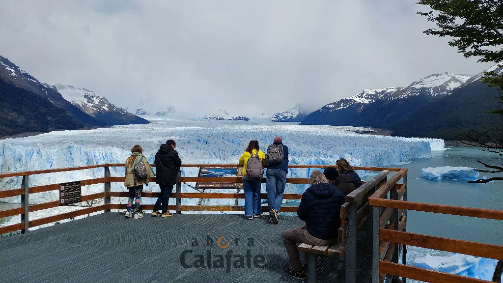 Turistas glaciar~1