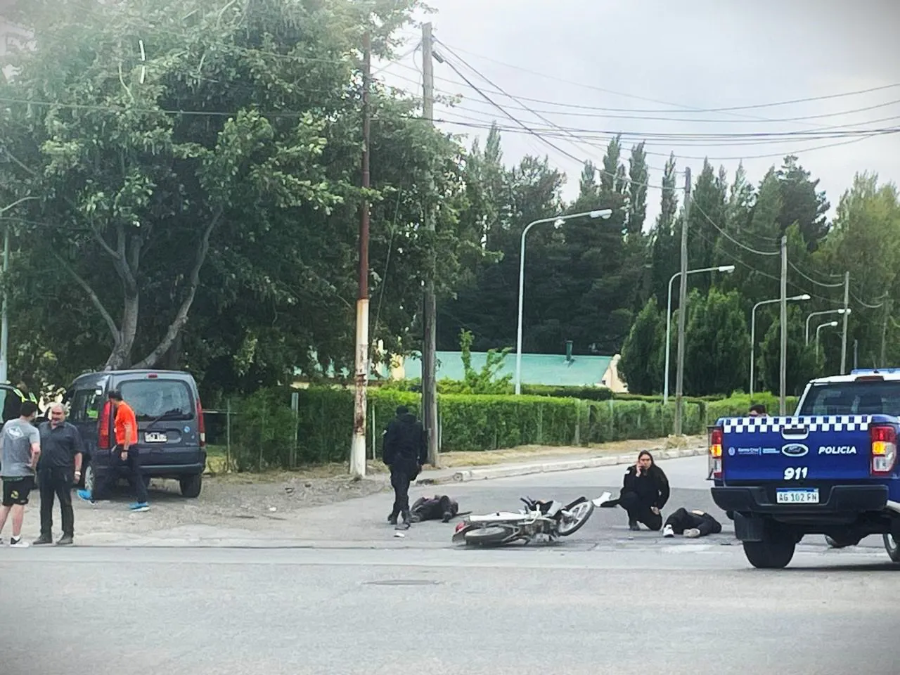 Heridos Leves En Un Choque Entre Auto Y Moto