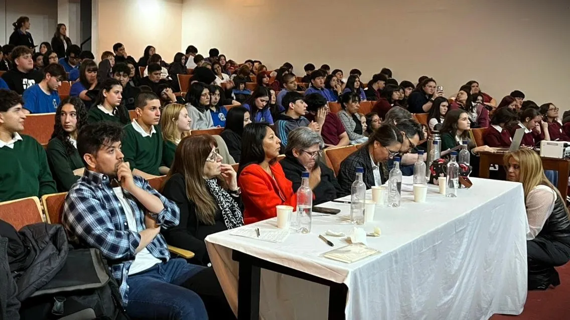 Debate intercolegial6