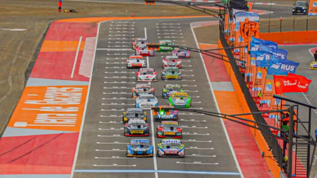 multimedia.normal.93926886b9a942c2.QXV0b2Ryb21vIENhbGFmYXRlX25vcm1hbC53ZWJw