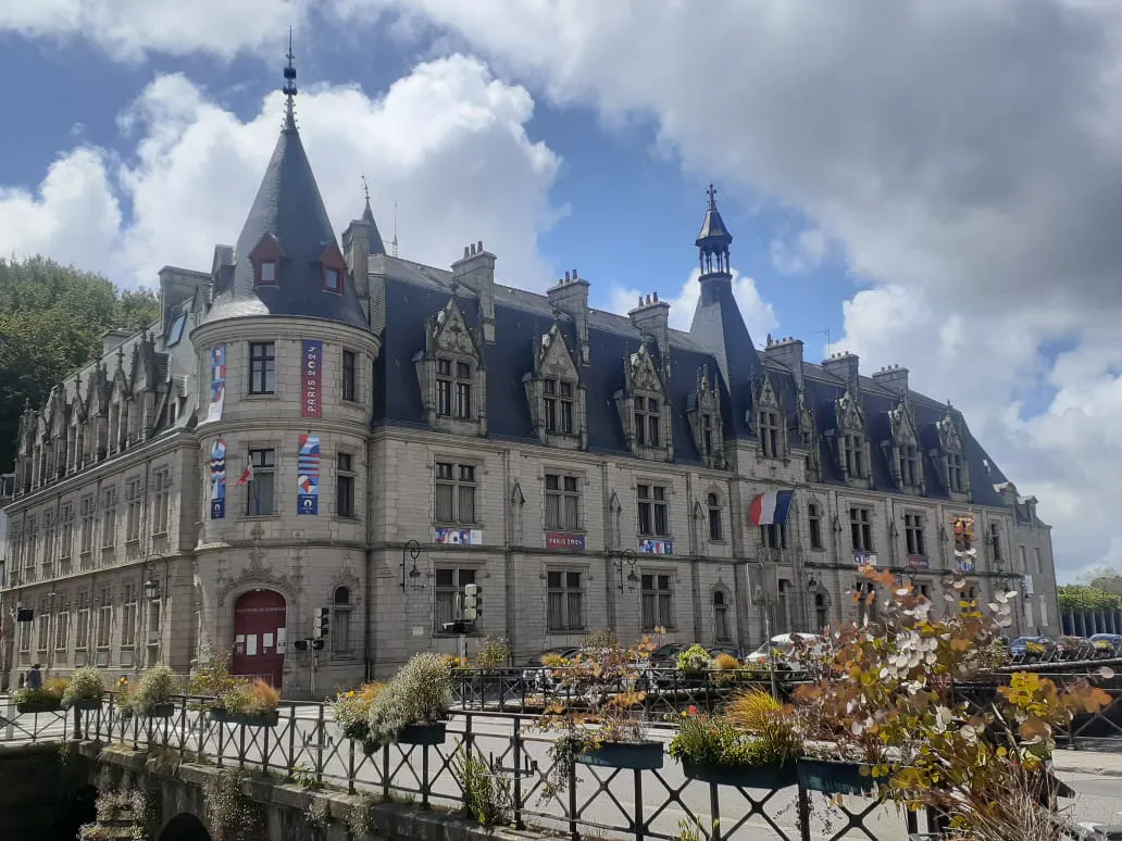 e9aa5c5f-14fe-4f89-b11a-bd6b5841cc01