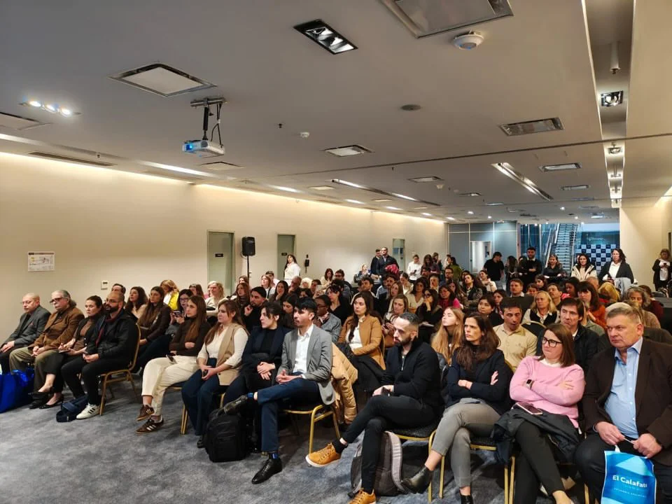 🏔️ El Calafate presentó su propuesta turística en Buenos AiresUna jornada de capacitación y wor